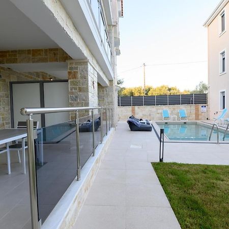 Momento Luxury Apartments Walking Distance From The Beach Nikiána Kültér fotó