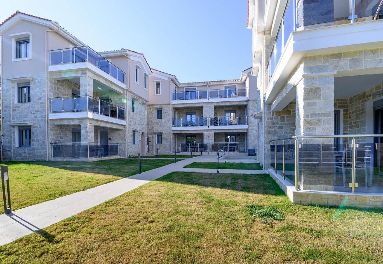 Momento Luxury Apartments Walking Distance From The Beach Nikiána Kültér fotó