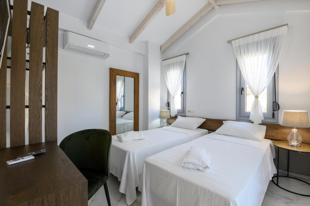 Momento Luxury Apartments Walking Distance From The Beach Nikiána Kültér fotó